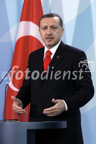 Berlin,den 08.02.2008-Bundeskanzleramt
Foto: Recep Tayip Erdogan, Ministerpraesident der Republik Türkei.
Copyright by: Reiner Zensen,
Gallierweg 15,53117 Bonn,
Tel.0170-8119315 
Mail: photo@reinerzensen.de
{Postbank Koeln Konto-Nr.425811505;
BLZ 37010050,
Veroeffentlichung gegen Honorar plus 7% Mwst.,Steuer-Nr. 205/5336/1051,Finanzamt Bonn-Innenstadt}, {Honorarpflichtiges Pressebild,Verwendung gegen Honorar nach Vereinbarung u.Belegexemplar.Keine Weitergabe an Dritte,keine Syndikation,keine Aufnahme in Archive oder Datenbanken,welche Dritten offenstehen.}, {No Syndication,no passing on to third parties,no taking up in archives or databanks,which are open to anyone}.