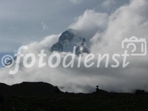 Georgiens mächtiger Vulkan Kasbek (5047 m) war Ende Juli 2011 die fünfte Station der 