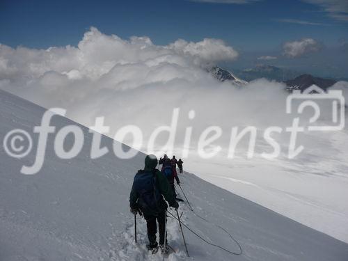 Georgiens mächtiger Vulkan Kasbek (5047 m) war Ende Juli 2011 die fünfte Station der 