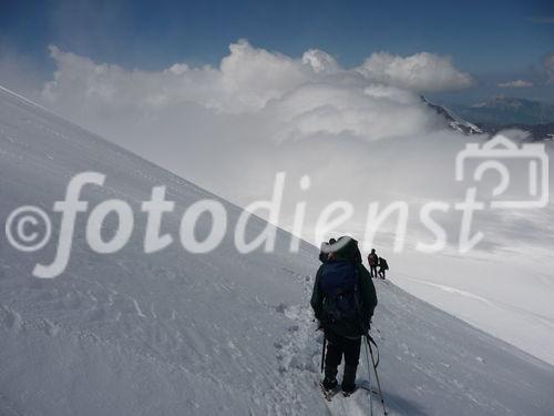 Georgiens mächtiger Vulkan Kasbek (5047 m) war Ende Juli 2011 die fünfte Station der 