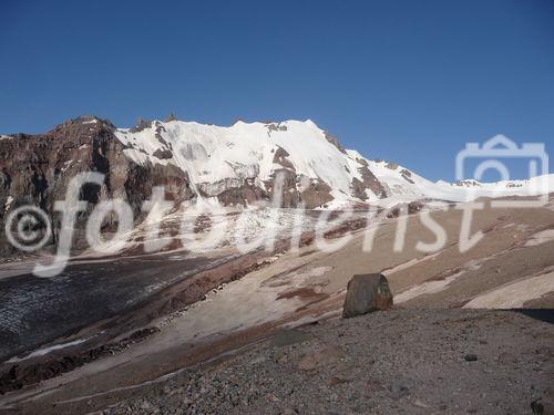 Georgiens mächtiger Vulkan Kasbek (5047 m) war Ende Juli 2011 die fünfte Station der 