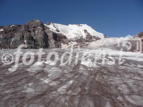 Georgiens mächtiger Vulkan Kasbek (5047 m) war Ende Juli 2011 die fünfte Station der 