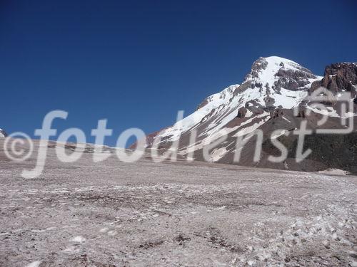 Georgiens mächtiger Vulkan Kasbek (5047 m) war Ende Juli 2011 die fünfte Station der 