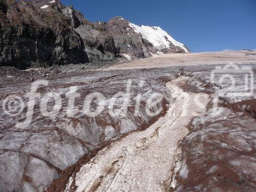 Georgiens mächtiger Vulkan Kasbek (5047 m) war Ende Juli 2011 die fünfte Station der 