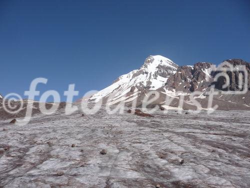 Georgiens mächtiger Vulkan Kasbek (5047 m) war Ende Juli 2011 die fünfte Station der 