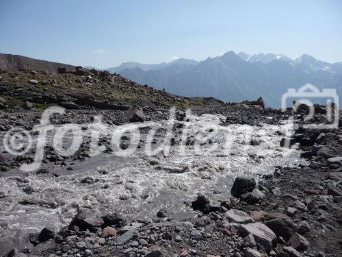 Georgiens mächtiger Vulkan Kasbek (5047 m) war Ende Juli 2011 die fünfte Station der 