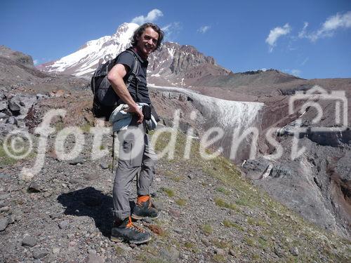 Georgiens mächtiger Vulkan Kasbek (5047 m) war Ende Juli 2011 die fünfte Station der 