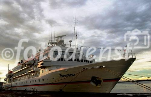 MS Bremen, Expeditionsschiff, Amazonas-Reise, Schifffahrt, Kreuzfahrt, Luxus, Anlegeplatz Manaus, 

MS Bremen Expedition Cruise-Ship, Amazonas-Cruise, Manaus, luxury
