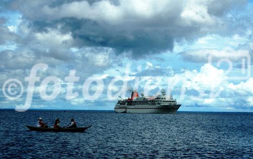 MS Bremen, Expeditionsschiff, Amazonas-Reise, Schifffahrt, Kreuzfahrt, Luxus,
Alter do Chao, Rio Tapajos, Seitenarm, Fluss
MS Bremen Expedition Cruise-Ship, Amazonas-Cruise, luxury river cruise, Alter do Chao, Rio Tapajos
