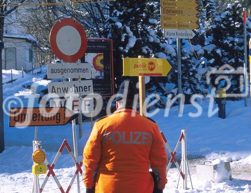 Die fünftgrösste Stadt der Schweiz, Davos, riegelt sich für das Weltwirtschaftsforum hermetisch ab. Der Ansturm der Stattschefs, Politiker, Wissenschaftler und Finanzexoperten ist gross. Bei den Sicherheitskräften gilt Alarmstufe rot