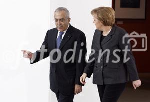 Berlin,den 23.01.2008
Foto: Bundeskanzlerin Angela Merkel empfaengt den Premierminister der palaestinensischen Behoerde, Dr. Salam Fayyad.
Copyright by: Reiner Zensen,
Gallierweg 15,53117 Bonn,
Tel.0170-8119315 
Mail: photo@reinerzensen.de
{Postbank Koeln Konto-Nr.425811505;
BLZ 37010050,
Veroeffentlichung gegen Honorar plus 7% Mwst.,Steuer-Nr. 205/5336/1051,Finanzamt Bonn-Innenstadt}, {Honorarpflichtiges Pressebild,Verwendung gegen Honorar nach Vereinbarung u.Belegexemplar.Keine Weitergabe an Dritte,keine Syndikation,keine Aufnahme in Archive oder Datenbanken,welche Dritten offenstehen.}, {No Syndication,no passing on to third parties,no taking up in archives or databanks,which are open to anyone}.