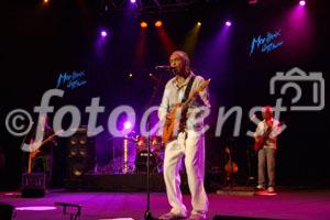 Jilberto Gil, Brasiliens Kulturminister und Musiker, beim Auftritt am Jazz Festival in Montreux, Gilberto Gil, Brasils minister for culture and musician playing at the Montreux Jazz Festival  