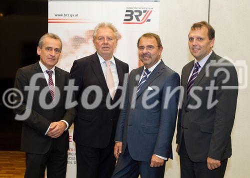 (C) fotodienst.at /Anna Rauchenberger  - Wien, 06.07.2011 - Cloud-Computing ist längst in der öffentlichen Verwaltung angekommen. In Österreich setzt sich das BRZ als das IT-Dienstleistungszentrum der Bundesverwaltung bereits seit längerem mit der Cloud auseinander – es wurden bereits erfolgreich Pilotinstallationen entwickelt. Pressekonferenz im Medienzentrum des Parlament. FOTO v.l.: DI Roland Jabkowski, GF Bundesrechenzentrum, Univ.-Prof. Dr. Radu Popescu-Zeletin, Direktor Fokus Fraunhofer Institut, Dipl.-Ing. Konrad Kandziora, Vorstand IT-Dienstleistungszentrum Berlin, Ing. Roland Ledinger, Leiter IKT Strategie des Bundes, Bundeskanzleramt