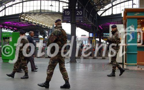 Die Bahnhöfe sind über die Festtage streng bewacht aus Angst vor Terror-Attacken