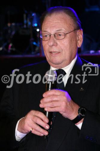 (C) fotodienst/Anna Rauchenberger - Wien, 12.12.2008 - Die Wohnbauvereinigung für Privatangestellte (WBV) lud interne und externe Mitarbeiter, Kreative und Kunden zur traditionellen Weihnachtsfeier ins Gasometer