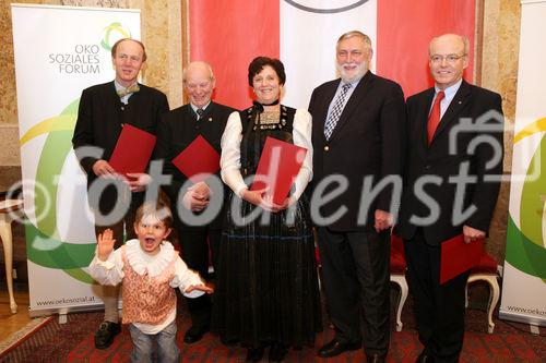 (C) fotodienst/Anna Rauchenberger - Wien, 11.12.2008 - Verleihung der Hans-Kudlich Preise 2008 im Lebensministerium. FOTO: Franz Keil (Preisträger, Seeham, Salzburg), Franz Mair (Preisträger, Schwanenstadt, Oberösterreich), Martha Niederacher (Preisträgerin, Krumbach, Vorarlberg),  Franz Fischler (Präsident des Ökosozialen Fourms), KR Dr. Josef Schmid (Vorstandsdirektor, Österreichische Hagelversicherung)