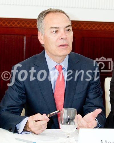 (C) fotodienst.at /Anna Rauchenberger  - Wien, 14.07.2011 - Die Zahl der Naturkatastrophen wird immer größer, die Schäden – auch für die Wirtschaft – werden immer dramatischer. Wie sich die Versicherungswirtschaft und ihre Kunden auf diese Situation einstellen können, erörtert das weltgrößte unabhängige Makler-Netzwerk WBN (Worldwide Broker Network) bei seiner aktuellen Tagung an diesem Wochenende in Wien. Heute fand hierzu im ‚Schwarzen Kameel’ eine Pressekonferenz statt. FOTO:  Neil Morrison, Chairman Worldwide Broker Network