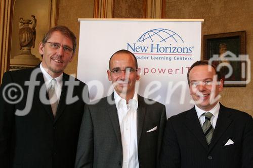 New Horizons empowerIT, Pressekonferenz im Palais Auersperg, 1080 Wien 3.12.2008, 9.30 Uhr (c)Julia Fuchs für Fotodienst
am Foto: Jörn Oelze, Markus Izmir