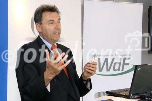 (C) fotodienst/Anna Rauchenberger - Wien 13.06.2006 - Rund 27% der Führungskräfte bestätigen laut Umfrage gesundheitliche Probleme. FOTO: Komm.Rat Viktor Wagner (Stv. WdF-Bundesvorsitzender und GF der REIWAG Gebäudeservice GmbH).