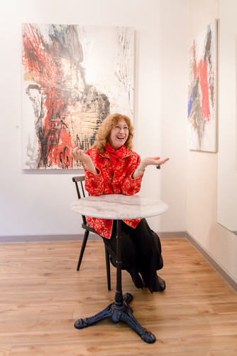 Die Parallelaktion Kunst feiert ihren dritten Geburtstag. Die Eröffnung am 1. Oktober 2013 um 18.00 Uhr ist der Auftakt zu einer ungewöhnlichen Kunstmesse. Die Messe steht in diesem Jahr unter dem Motto „Hidden Champions“ und zeigt Arbeiten aus Russland (Sergey Dozhd), Kasachstan (Aigerim Beken), Deutschland (Slava Reyzin) der Schweiz (Karl Bluemel) und natürlich auch aus Österreich (Walter Csuvala, Hubert Sommerauer, Hilde Kuchler und Tonia Kos).