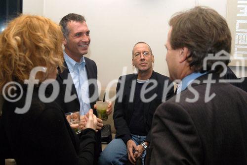 (C)fotodienst/Mag. Daniel Katzinger - Wien 12.12.2006 
Astl PR und Christian Ebert mit seinem Team der machbar laden ein zum Cocktail trinken für einen guten Zweck, von jedem Cocktail geht ein Anteil direkt an DIE GRUFT (Caritas- Einrichtung im 6.Bezirk)
Foto: Gäste