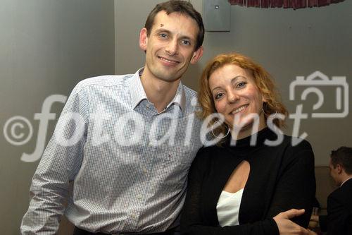 (C)fotodienst/Mag. Daniel Katzinger - Wien 12.12.2006 
Astl PR und Christian Ebert mit seinem Team der machbar laden ein zum Cocktail trinken für einen guten Zweck, von jedem Cocktail geht ein Anteil direkt an DIE GRUFT (Caritas- Einrichtung im 6.Bezirk)
Foto: Christian Ebert u. Birgit E. Astl 