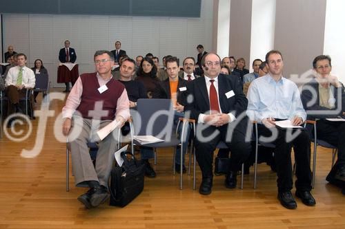 (C)fotodienst/Mag. Daniel Katzinger - Wien 16.11.2006, Durch die Zusammenarbeit von DBConcepts, SEQIS, Oracle und NetApp ist die SOA Technologie-Roadshow entstanden. Technologische Basis ist die Oracle Plattform (Oracle Application Server + Oracle Database = Oracle Technology).
Foto:Teilnehmer