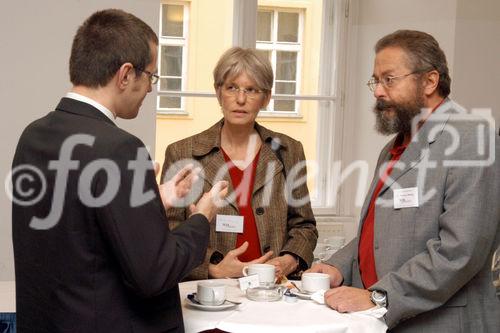 (C)fotodienst/Mag. Daniel Katzinger - Wien 16.11.2006, Durch die Zusammenarbeit von DBConcepts, SEQIS, Oracle und NetApp ist die SOA Technologie-Roadshow entstanden. Technologische Basis ist die Oracle Plattform (Oracle Application Server + Oracle Database = Oracle Technology).
Foto:Teilnehmer