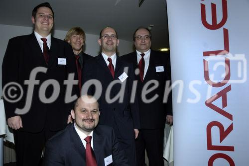 Heute gastierte die wieder sehr erfolgreiche, SOA Roadshow im Salzburger Hotel Castellani. Der inhaltliche Schwerpunkt diesmal, lag bei der Oracle Plattform.  Themen, wie die konkrete  Technologie, die hinter Oracle Datenbanken steckt  und Oracle Internet Application Server  (Oracle Application Server + Oracle Database = Oracle Technology) wurden in Vorträgen und Diskussionen behandelt. Oracle „Service-orientierte Architektur“ [SOA] hat sich vom Schlagwort in den letzten Monaten und Jahren,  zu einem regelrechten Hype entwickelt. SOA basiert auf einen ganzheitlichen Vorgehensmodell und Architekturkonzept mit dem Potenzial, Technologie und Geschäftsziele aufeinander anzustimmen. 