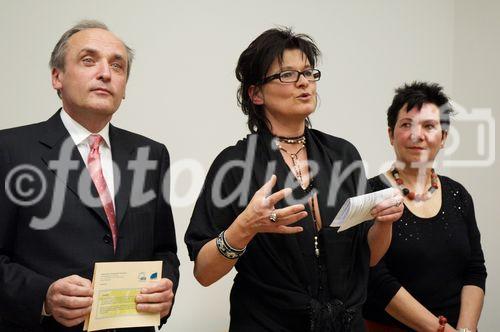 (c) fotodienst/Dan Carabas - Wien 31.03.06 - Kunst gegen Krebs - abcsg.gallery wird eröffnet FOTO: v.li.: Univ.-Prof. Dr. Jakesz, Gabi Kaltenböck, Inge Lasser