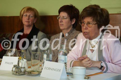 (c) fotodienst/Dan Carabas - Wien 2.03.06 - Pressekonferenz zum Thema Logopädie. FOTO: Frau Haberl, Frau Pfaller, Frau Dorninger