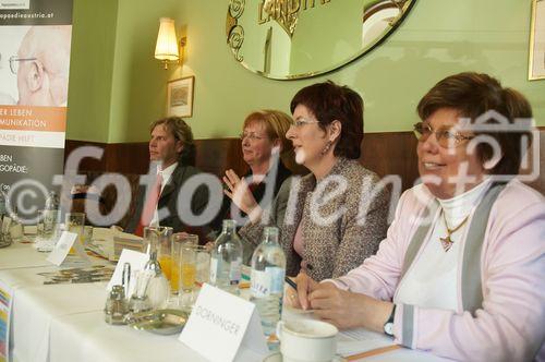 (c) fotodienst/Dan Carabas - Wien 2.03.06 - Pressekonferenz zum Thema Logopädie. FOTO: v.l.: Herr Edinger, Frau Habel, Frau Pfaller, Frau Dorninger