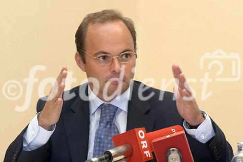 (C) fotodienst/Anna Rauchenberger - Wien (C) fotodienst/Anna Rauchenberger - Wien 13.09.2006 - Studienpräsentation 'Österreichs börsenotierte Unternehmen in Zahlen'.  FOTO: Dr. Werner Lanthaler (CFO, Intercell AG).