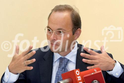 (C) fotodienst/Anna Rauchenberger - Wien (C) fotodienst/Anna Rauchenberger - Wien 13.09.2006 - Studienpräsentation 'Österreichs börsenotierte Unternehmen in Zahlen'.  FOTO: Dr. Werner Lanthaler (CFO, Intercell AG).