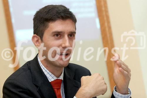 (C) fotodienst/Anna Rauchenberger - Wien (C) fotodienst/Anna Rauchenberger - Wien 13.09.2006 - Studienpräsentation 'Österreichs börsenotierte Unternehmen in Zahlen'.  FOTO: Mag. Markus Fichtinger (Geschäftsführer, Aktienforum).