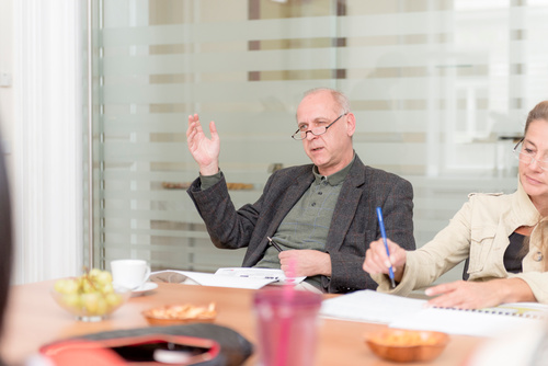 INTEGRAL und T-FACTORY präsentieren die Sinus-Mileu-Jugendstudie 2014 - Dr. Bertram Barth und Mag. Bernhard Heinzlmaier erläutern die Ergebnisse und Erkenntnisse der aktuellen Jugendstudie: Veranschaulichung jugendlicher Lebenswelten und Anleitung zur jugendgerechten Kommunikation.
Die Sinus-Mileu-Studie beschreibt detailliert die Alltagswelten der sechs Jugendmilieus und erläutert ihre Kommunikationsweisen.