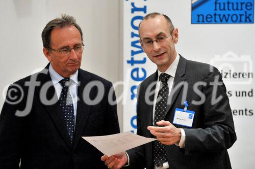 Fotodienst/Rene van Bakel - 27.11.2008 - Wien - In einem Festakt praesentierte Future Network, die Zertifizierungsstelle fuer das Certified Professional for Requirements Engineering Zertifikat (CPRE) in Oesterreich, am Donnerstag, 27. November 2008 in der Industriellenvereinigung die Top Ten der mehr als 170 Personen, die im Jahr 2008 an den Zertifizierungspruefungen als Systemanalytiker und Business Analyst teilgenommen haben. Die Preisverleihung erfolgte durch Herrn Michael Vesely (Praesident Future Network) und Herrn Dr. Peter Hruschka (Mitglied des IREB Board und Trainer bei CON.ECT Eventmanagement). FOTO: Dr. Peter Hruschka (IREB Board, Trainer bei CON.ECT).