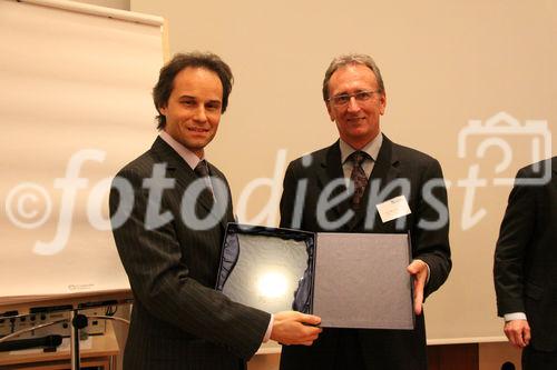 Preisverleihung Future Network Cert, im Europasaal der Industriellenvereinigung, 22.11.2010 (c) Julia Fuchs für Fotodienst. Am Foto: Am Foto: 4. Platz Top Ten Requirement Engineers aus Österreich: Dipl.-Ing. Marcus Lorenzoni  und Dr. Peter Hruschka (Atlantic Systems Guild)