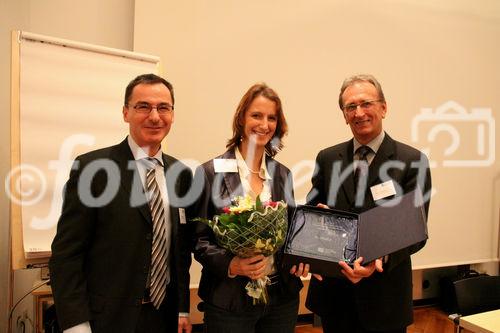Preisverleihung Future Network Cert, im Europasaal der Industriellenvereinigung, 22.11.2010 (c) Julia Fuchs für Fotodienst. Am Foto: 6. Platz Top Ten Requirement Engineers aus Österreich: Mag. Cornelia
Paleczny, Mag. Hans Müller (Präsident Future Network Cert) und Dr. Peter
Hruschka (Atlantic Systems Guild)

