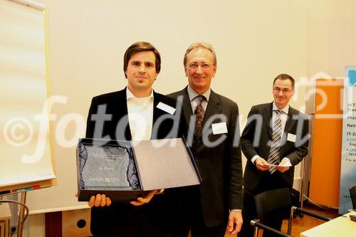 Preisverleihung Future Network Cert, im Europasaal der Industriellenvereinigung, 22.11.2010 (c) Julia Fuchs für Fotodienst. Am Foto:8. Platz Top Ten Software Architekten aus Österreich / Deutschland /
Schweiz: Bernhard Günter, Mag. Hans Müller (Präsident Future Network Cert)
und Dr. Peter Hruschka (Atlantic Systems Guild)

