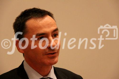 Preisverleihung Future Network Cert, im Europasaal der Industriellenvereinigung, 22.11.2010 (c) Julia Fuchs für Fotodienst. Am Foto: Mag. Hans Müller (Präsident Future Network Cert)