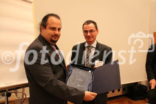 Preisverleihung Future Network Cert, im Europasaal der Industriellenvereinigung, 22.11.2010 (c) Julia Fuchs für Fotodienst. Am Foto: 9. Platz Top Ten Requirement Engineers aus Österreich: Dipl.-Ing. (FH) Roman
Pfarrhofer, Mag. Hans Müller (Präsident Future Network Cert)

