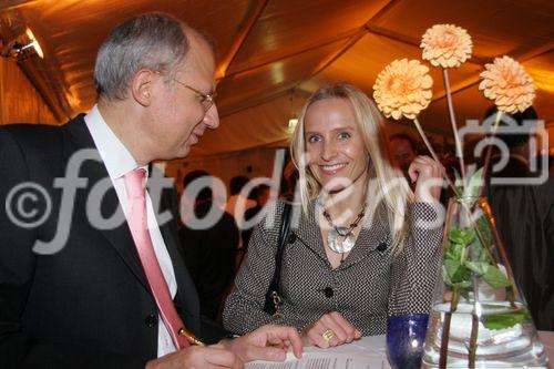 (C) fotodienst/Anna Rauchenberger - Wien 12.10.2006  - ENERGIE-CONTROL GmbH feiert 5-jähriges Jubiläum. FOTO: Gäste und Mitarbeiter.