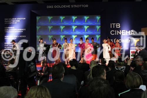 ITB Berlin 2011, Verleihung das goldene Stadttor, Malayische Tanzgruppe