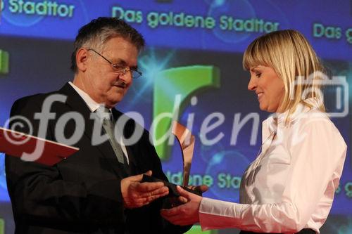 ITB Berlin 2011; Verleihung das goldene Stadttor; Wolfgang Huschert, Kathrin Bauer - 3. Platz, sonnenklar.tv Musikvideo