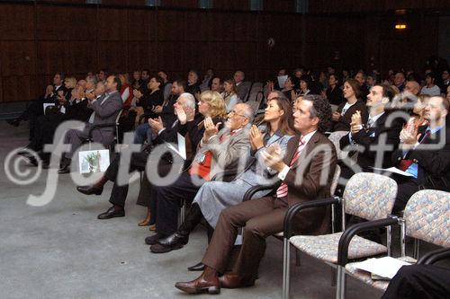 (C)fotodienst/Mag. Daniel Katzinger - Wien 17.11.2006
Das Komitee der bedeutendsten internationalen Tourismusfilm-Festivals CIFFT prämiert heuer zum 18. Mal den weltbesten Tourismusfilm des Jahres 2006.
Foto: Saal/Gäste