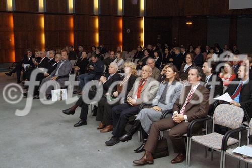 (C)fotodienst/Mag. Daniel Katzinger - Wien 17.11.2006
Das Komitee der bedeutendsten internationalen Tourismusfilm-Festivals CIFFT prämiert heuer zum 18. Mal den weltbesten Tourismusfilm des Jahres 2006.
Foto: Saal/Gäste