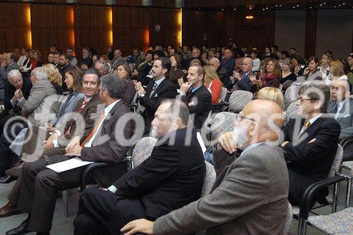 (C)fotodienst/Mag. Daniel Katzinger - Wien 17.11.2006
Das Komitee der bedeutendsten internationalen Tourismusfilm-Festivals CIFFT prämiert heuer zum 18. Mal den weltbesten Tourismusfilm des Jahres 2006.
Foto: Saal/Gäste