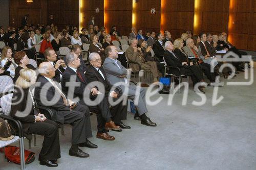 (C)fotodienst/Mag. Daniel Katzinger - Wien 17.11.2006
Das Komitee der bedeutendsten internationalen Tourismusfilm-Festivals CIFFT prämiert heuer zum 18. Mal den weltbesten Tourismusfilm des Jahres 2006.
Foto: Saal/Gäste