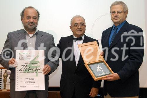 (C)fotodienst/Mag. Daniel Katzinger - Wien 17.11.2006Das Komitee der bedeutendsten internationalen Tourismusfilm-Festivals CIFFT prämiert heuer zum 18. Mal den weltbesten Tourismusfilm des Jahres 2006.Foto v.l.: Hr. Curt Faudon, Gavrilo Azinovic (Direktor des Mefest Festivals in Brus),  Dr. Dietmar Jungreithmair (Brand Management, ÖW)